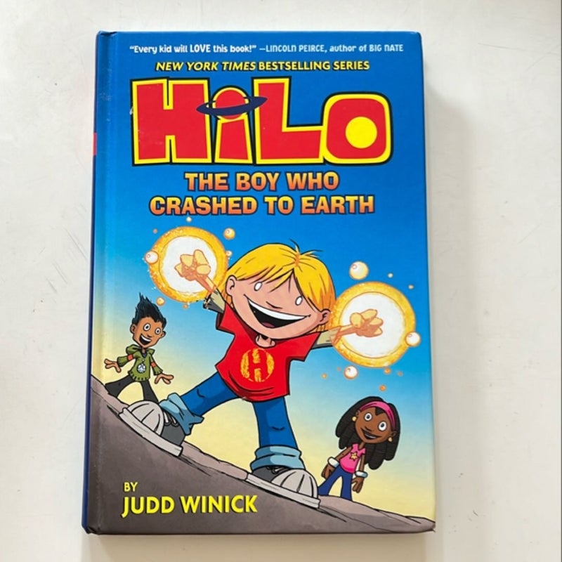 Hilo Book 1: the Boy Who Crashed to Earth