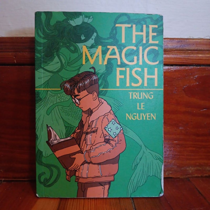  The Magic Fish: (A Graphic Novel): 9781984851598: Nguyen, Trung  Le: Books