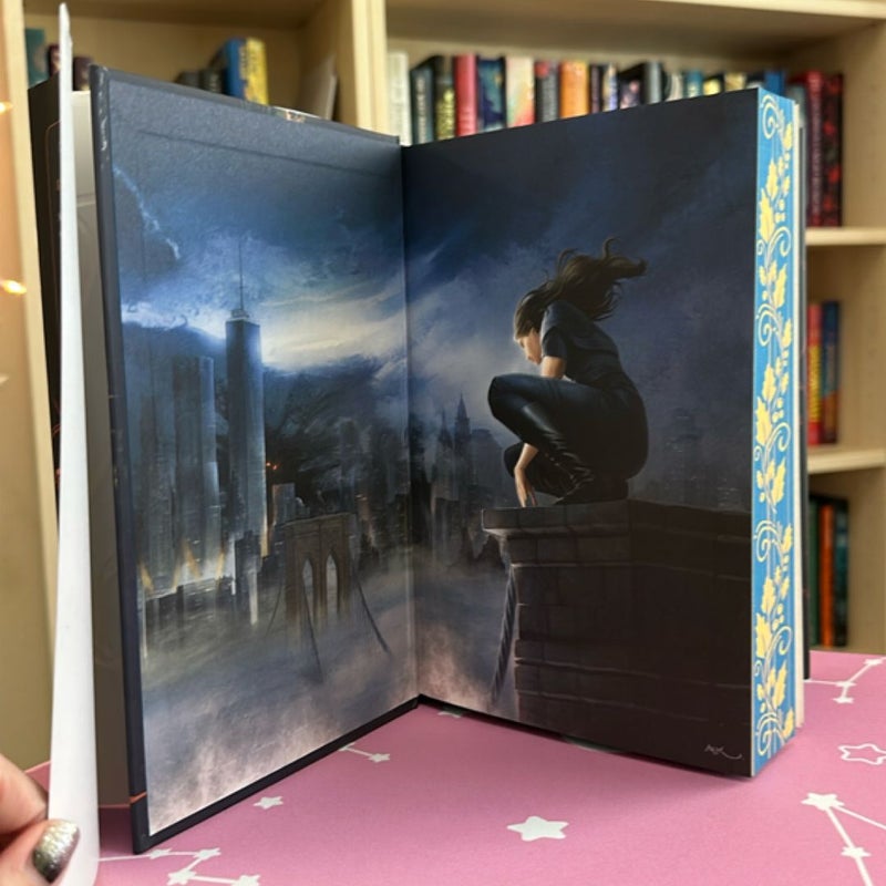 The Wren in the Holly Library (Deluxe Limited Edition)