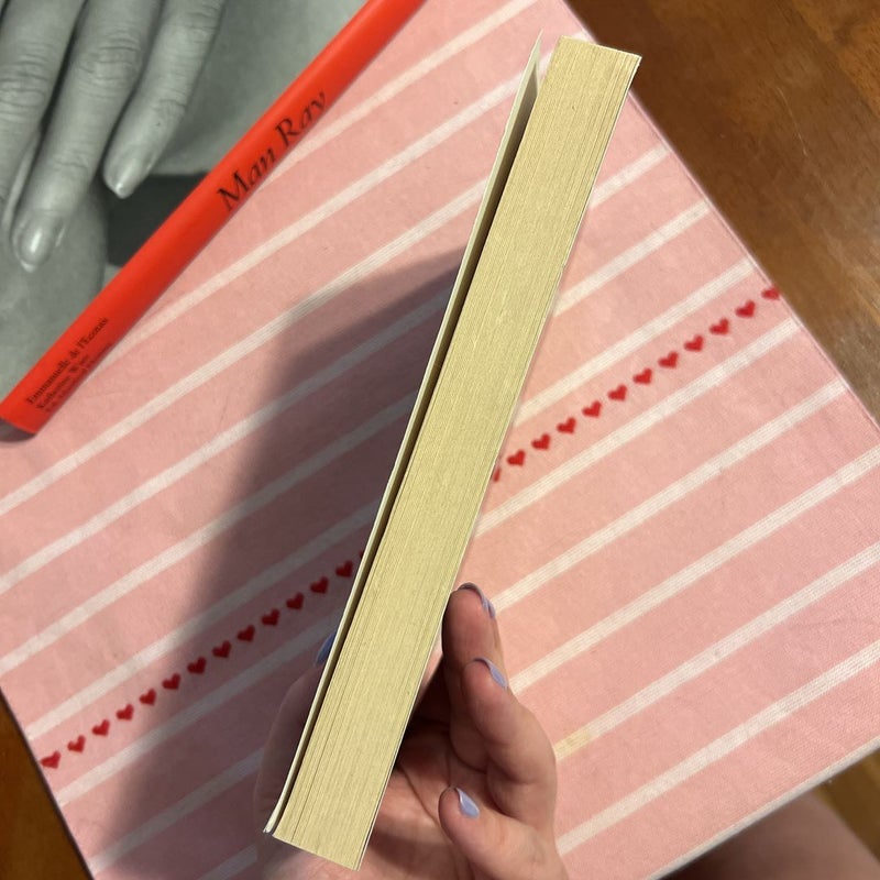 800 Years of Women's Letters