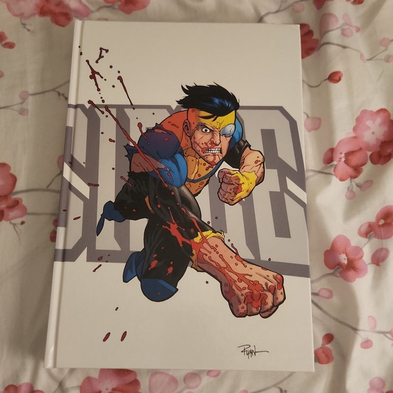 Complete Invincible Library Edition Volume 2