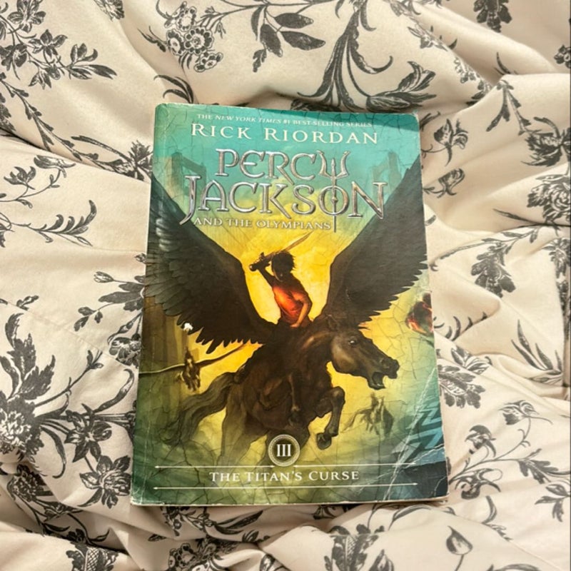 Percy Jackson and the Olympians, Book Three the Titan's Curse (Percy Jackson and the Olympians, Book Three)