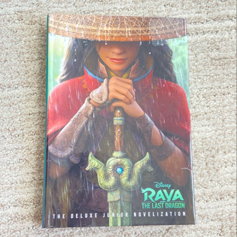 Raya and the Last Dragon: the Deluxe Junior Novelization (Disney Raya and the Last Dragon)