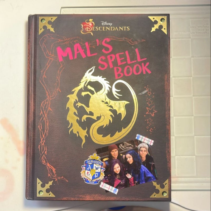 Descendants: Mal's Spell Book