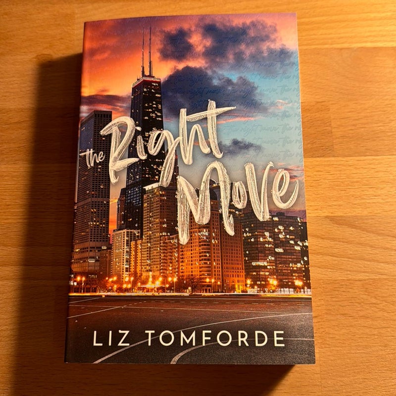 The Right Move by Liz Tomforde, Paperback | Pangobooks