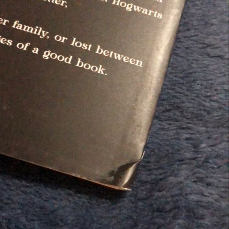 Hooked Fabled Sprayed Edges by Emily Mcintire, Hardcover | Pangobooks