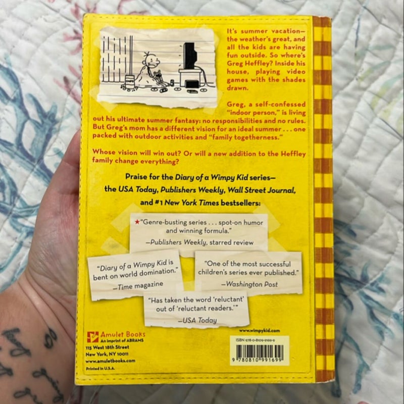 Dog Days (Diary of a Wimpy Kid #4)