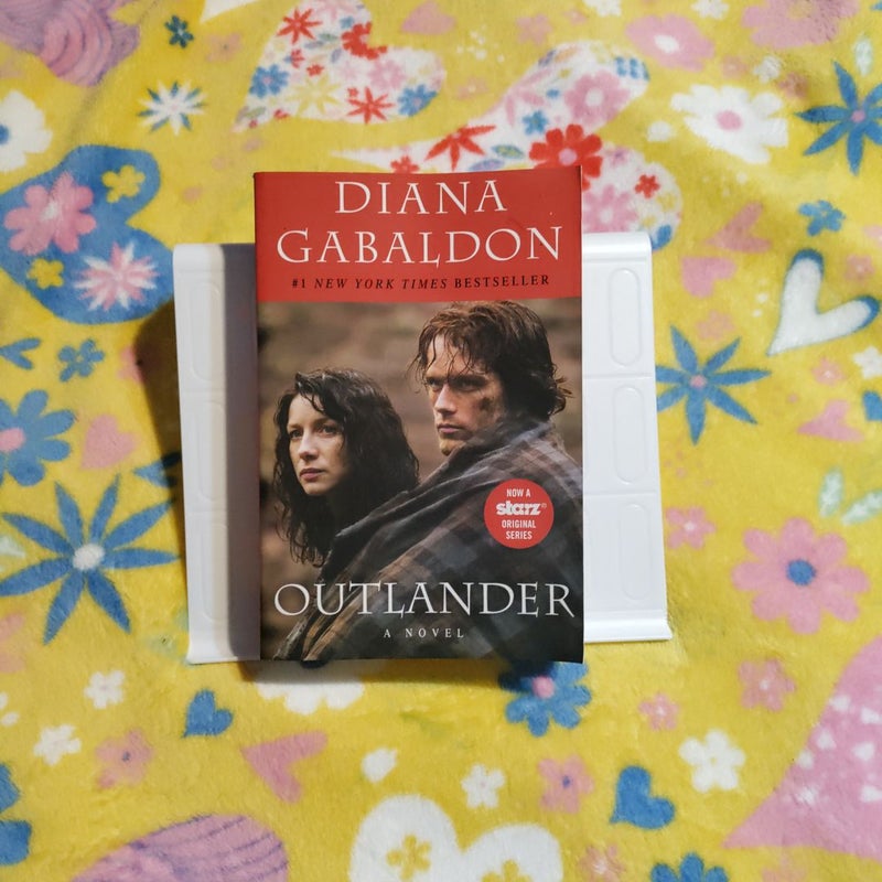 Outlander (Starz Tie-in Edition): A Novel: Gabaldon, Diana