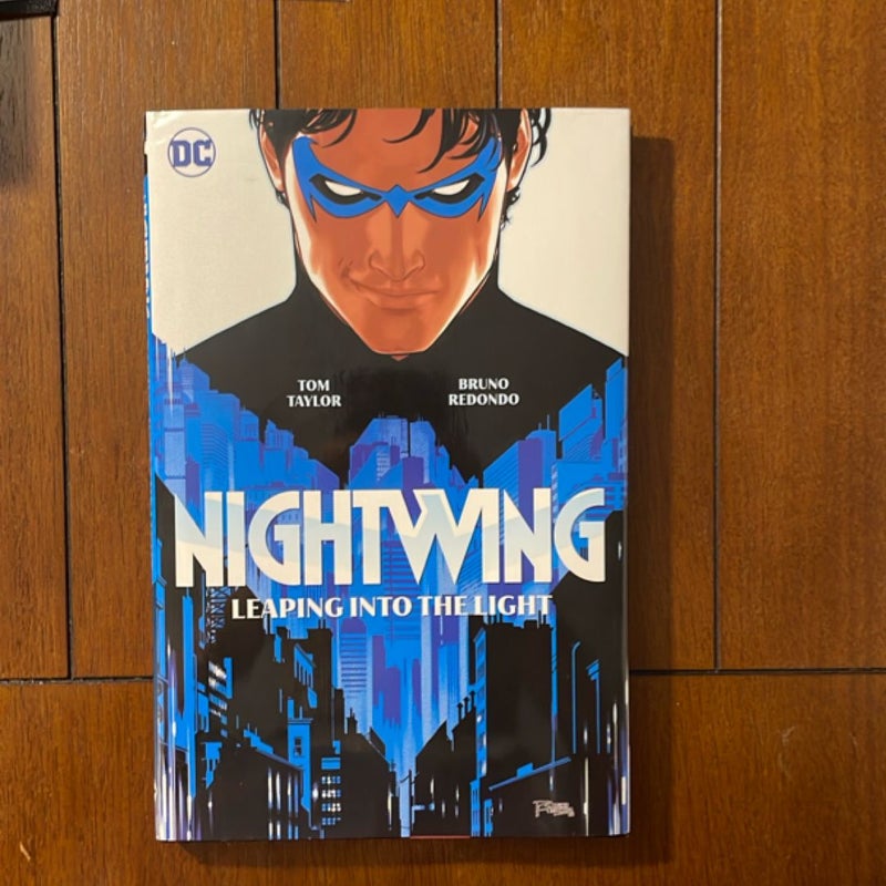 Nightwing Vol. 1: Leaping into the Light