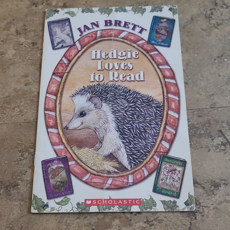 Hedgie Loves to Read