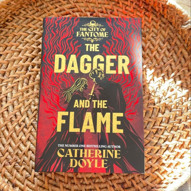 Fairyloot The Dagger and the Flame 