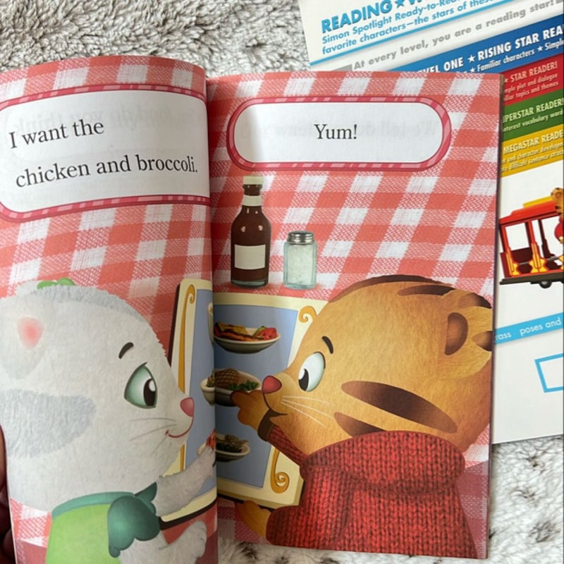 Daniel Tiger Pre-Level 1 (2 Book Bundle)