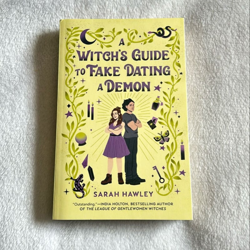 A Witch's Guide to Fake Dating a Demon