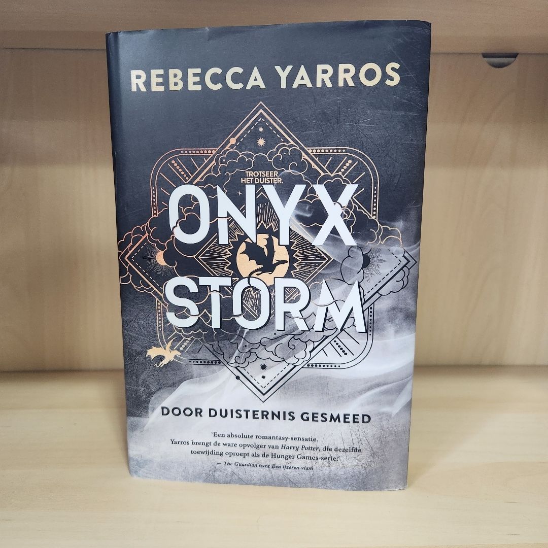 Onyx Storm: Door duisternis gesmeed