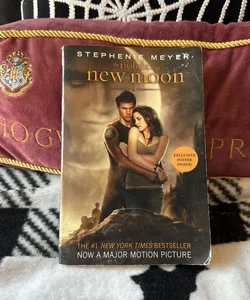 New Moon with exclusive poster!