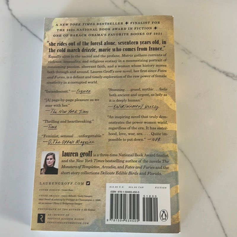 Matrix by Lauren Groff, Paperback Pangobooks