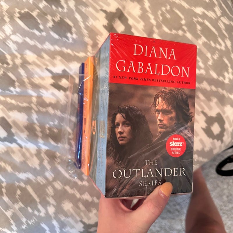 Outlander 4-Copy Boxed Set