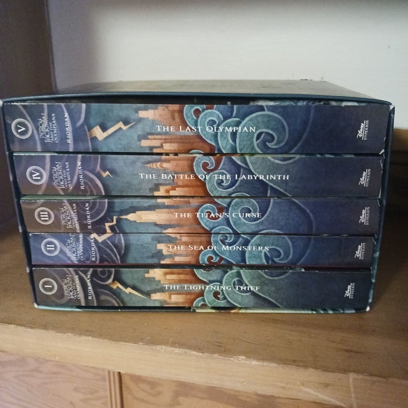 Percy Jackson and the Olympians 5 Book Paperback Boxed Set (new Covers W/poster)