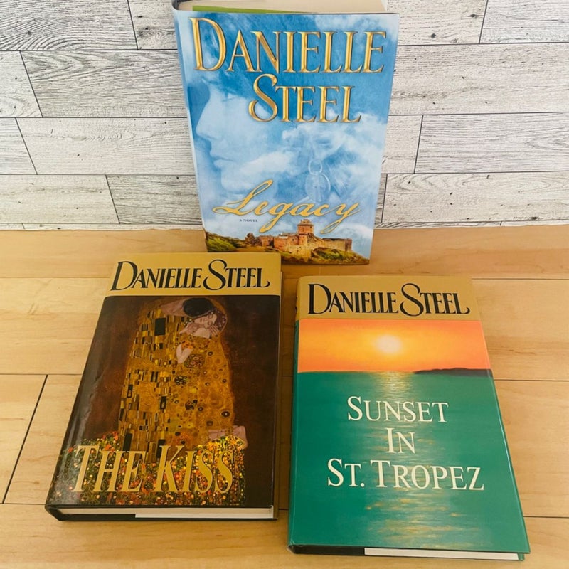 Danielle Steel Bundle-Lot of 3; The Kiss, Sunset in St. Tropez, Legacy (Large Print)