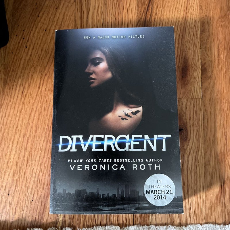 Divergent Movie Tie-In Edition