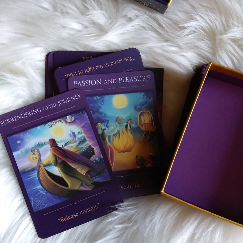 Sacred Traveler Oracle Cards : A 52-Card Deck and Guidebook by Denise Linn main image 1