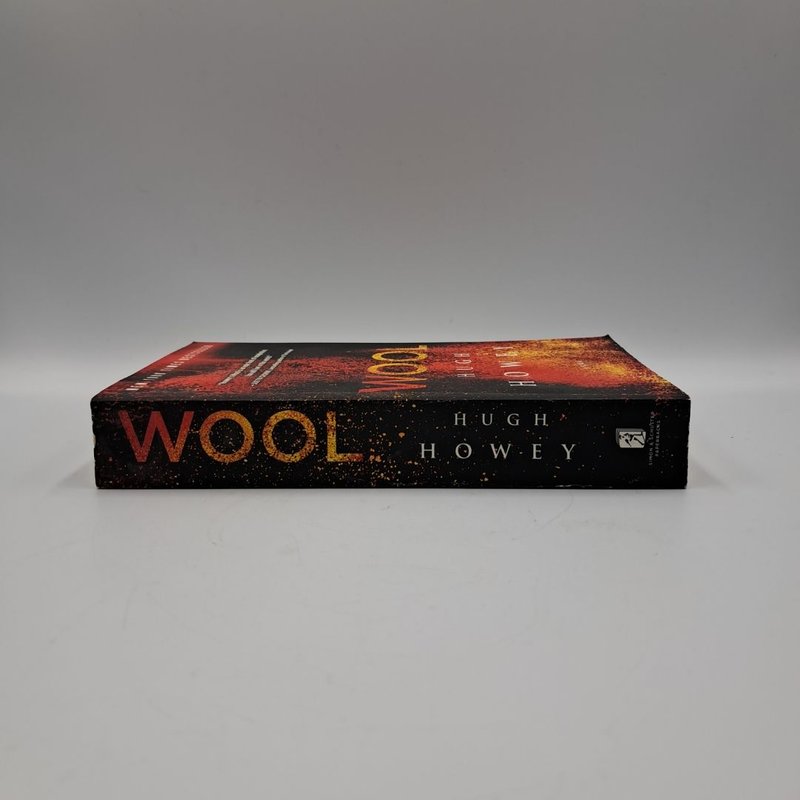 Wool by Hugh Howey, Paperback | Pangobooks