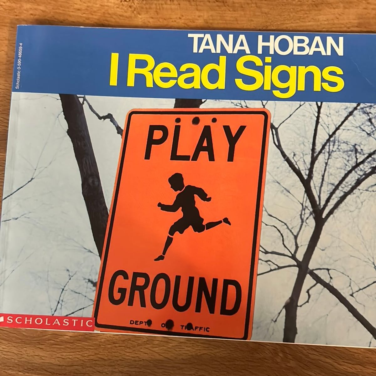 I Read Signs by Tana Hoban