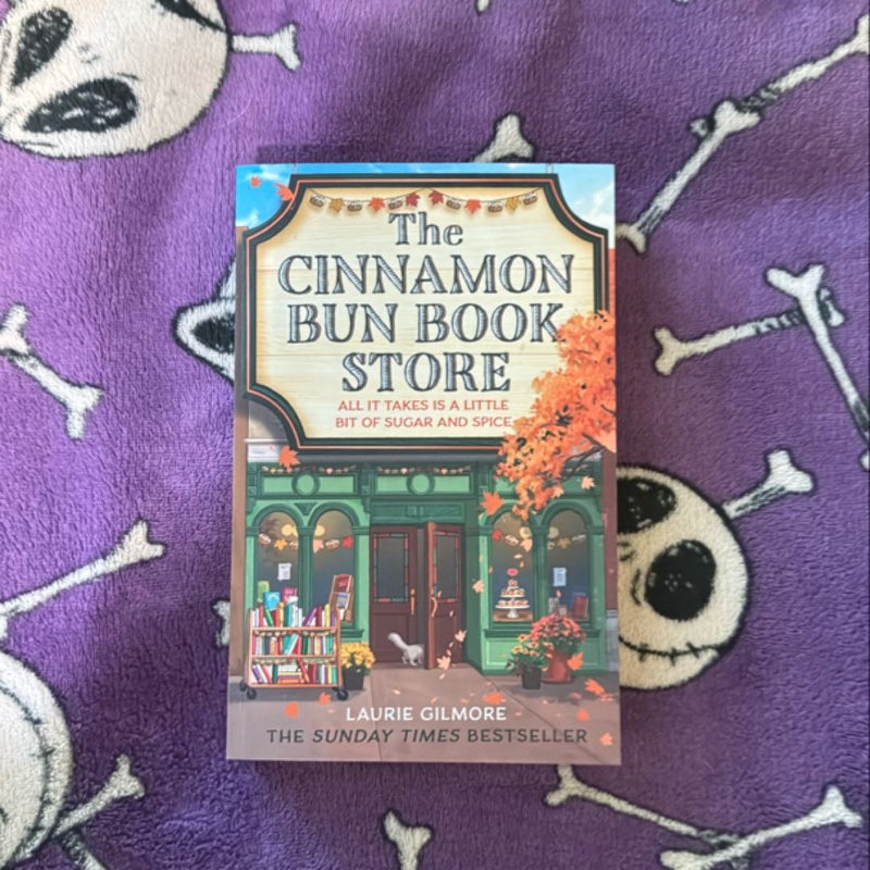 The Cinnamon Bun Book Store (Dream Harbor, Book 2)