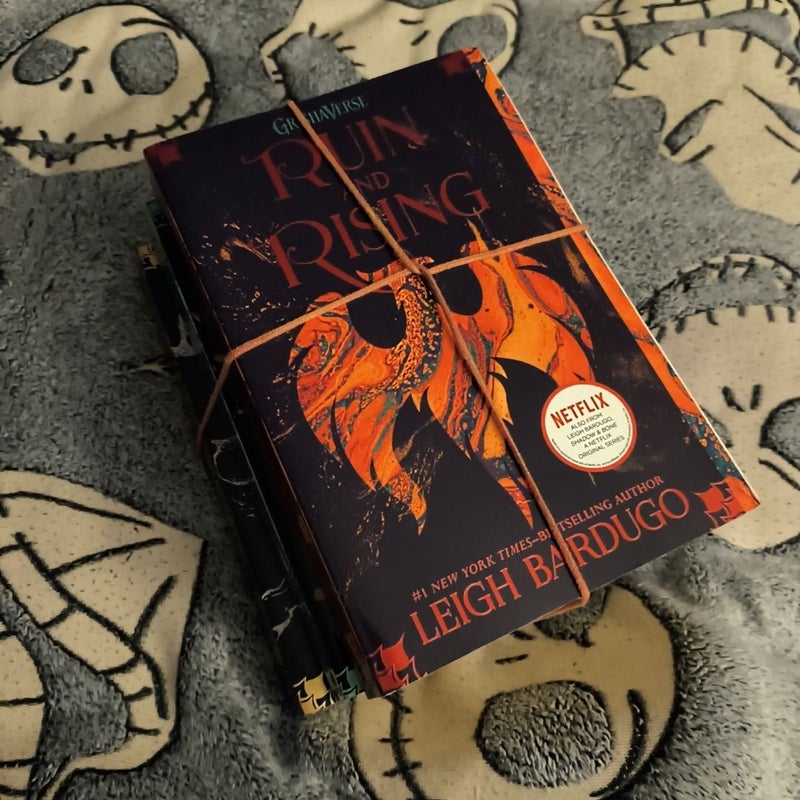 The Shadow and Bone Trilogy Boxed Set