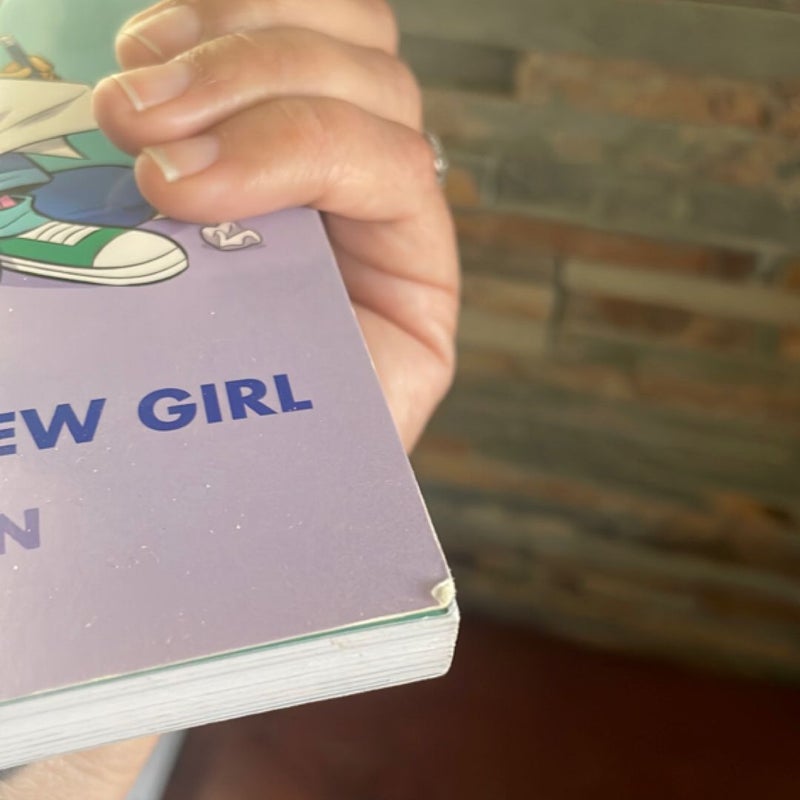 Claudia and the New Girl (the Baby-Sitters Club Graphic Novel #9)