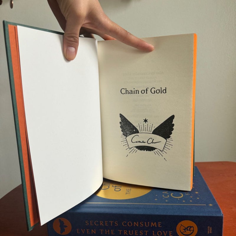 Illumicrate The last Hours Exclusive edition Set, Chain of Gold and Chain of Iron