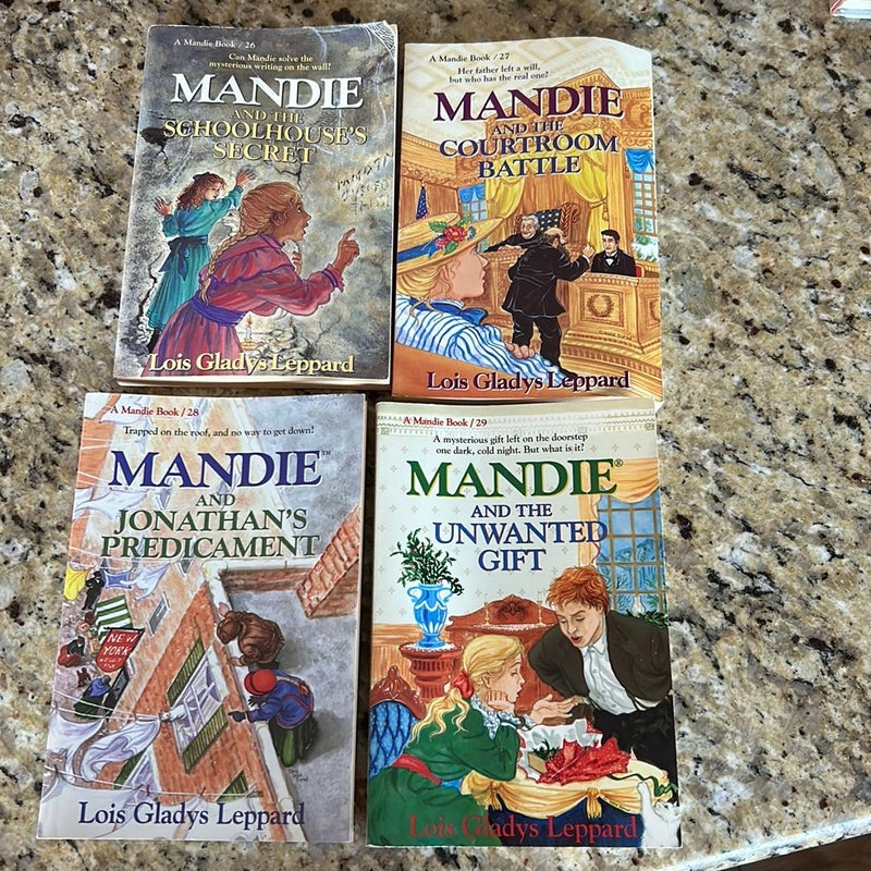 Mandie and the Schoolhouse's Secret