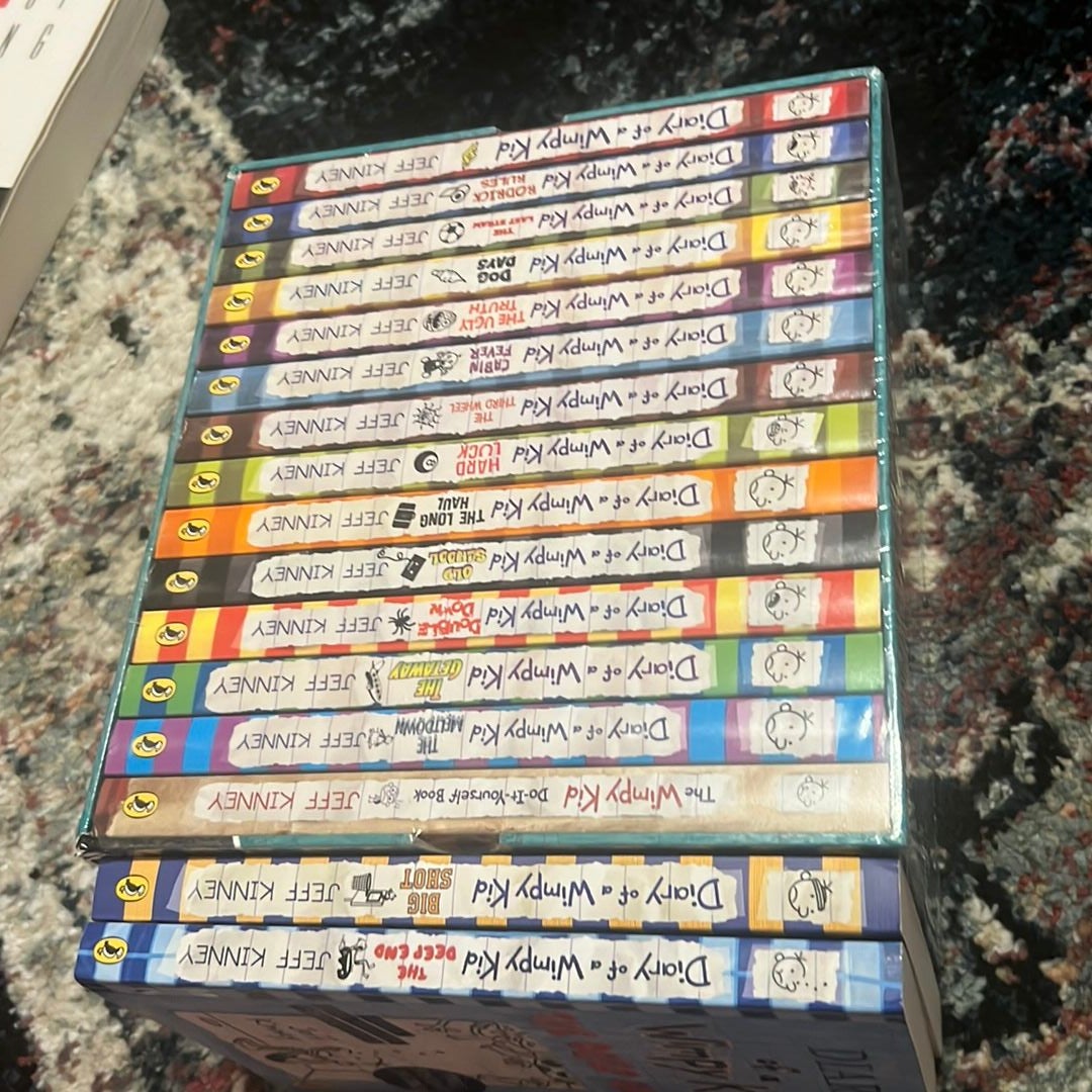 Diary of a Wimpy Kid Box of Books 1-4 Revised