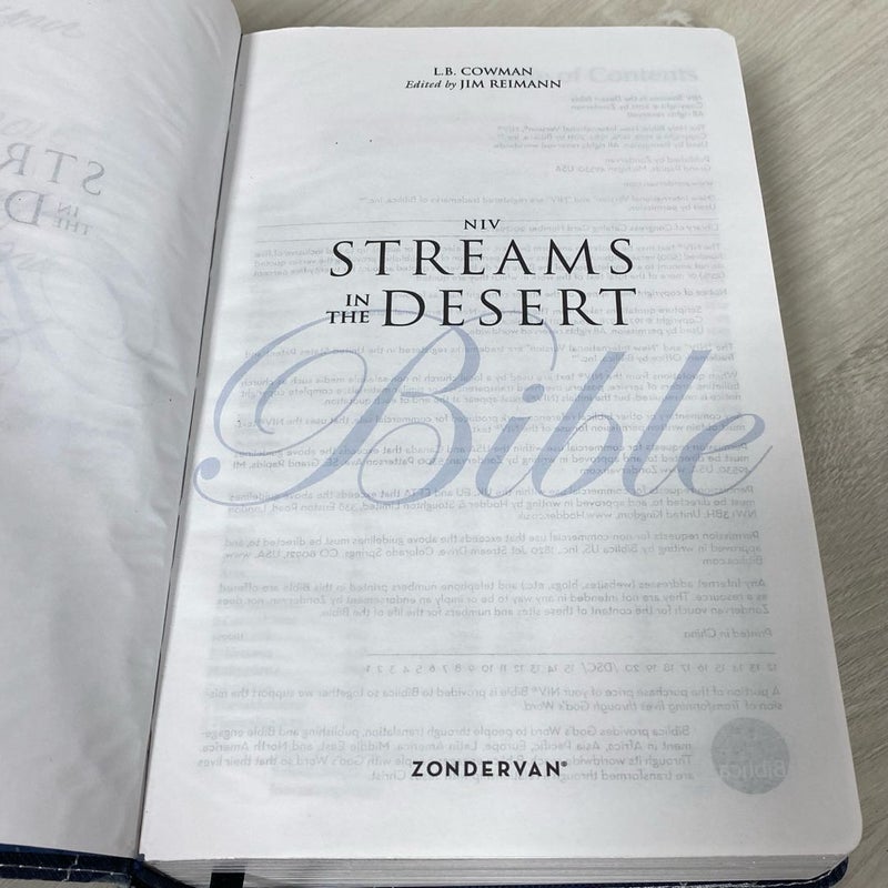 NIV Streams in the Desert Bible