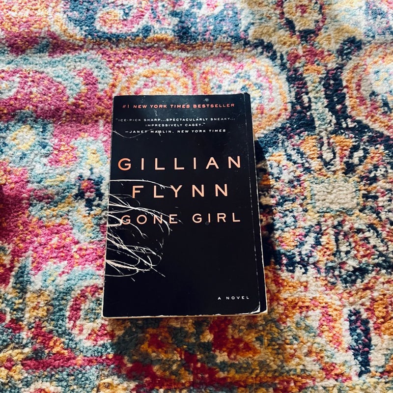 Gone Girl : A Novel by Gillian Flynn (2014, Trade Paperback)