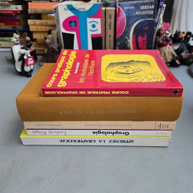Lot of 5 Vintage French Books on Graphology