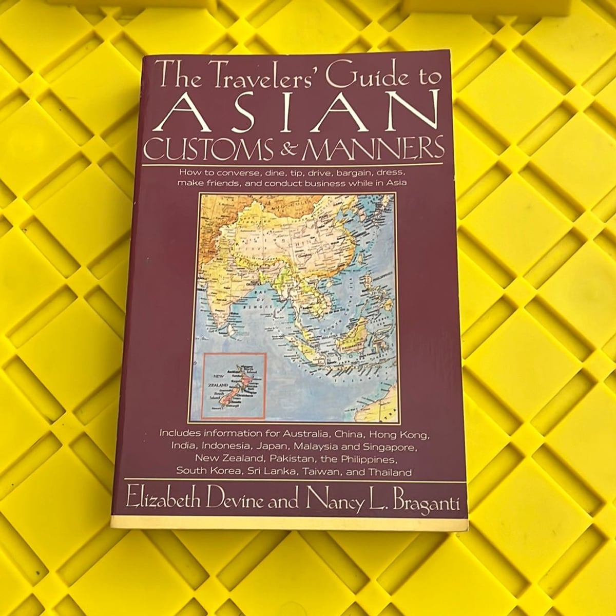 The Travellers' Guide to Asian Customs and Manners by Elizabeth Devine ...