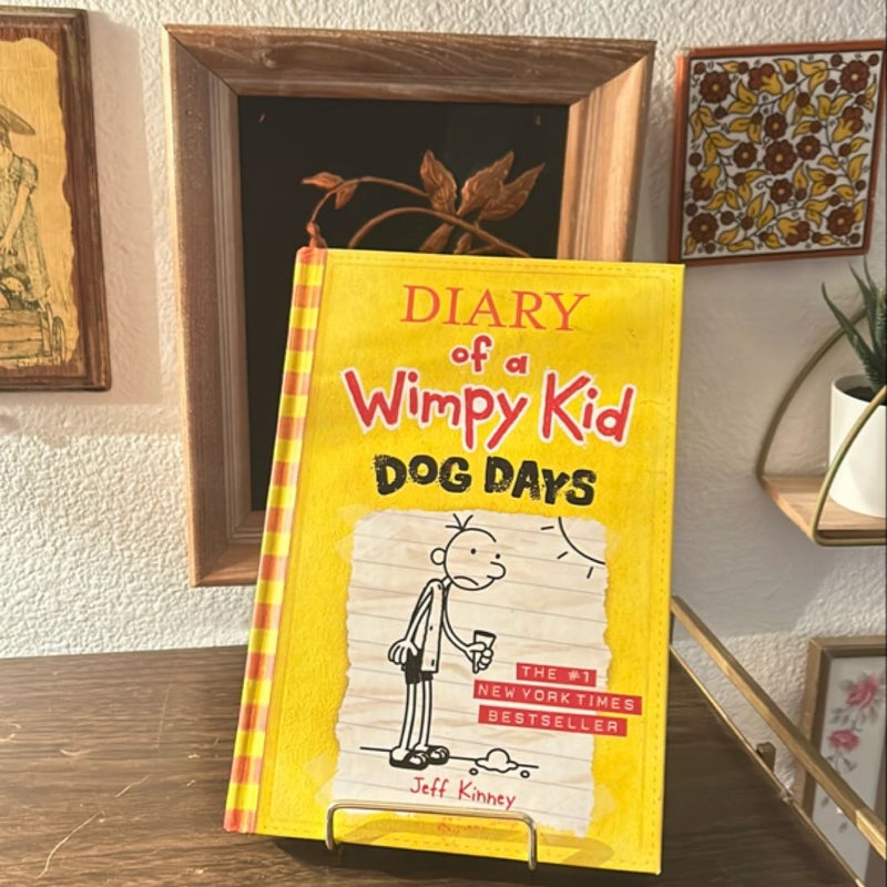 Diary of a Wimpy Kid # 4 - Dog Days