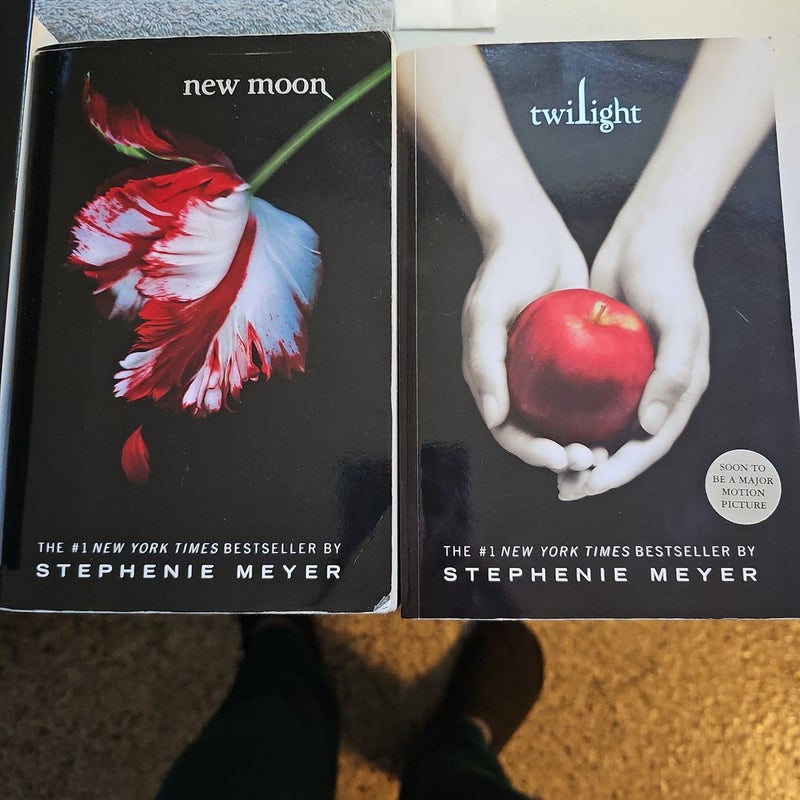 Twilight Series, 2 Hardbacks 2 soft backs. 