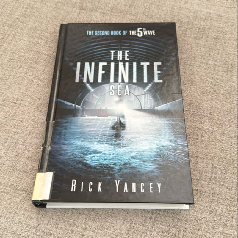 The 5th Wave and The Infinite Sea (READ DESCRIPTION)