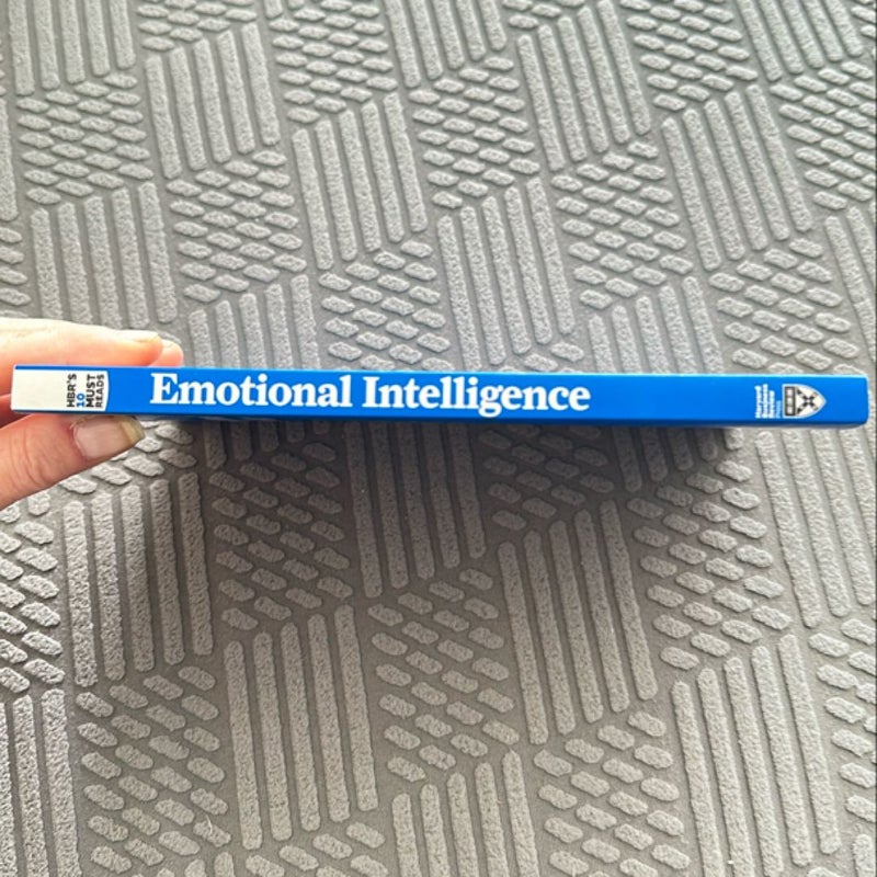 HBR's 10 Must Reads on Emotional Intelligence (with Featured Article What Makes a Leader? by Daniel Goleman)(HBR's 10 Must Reads)