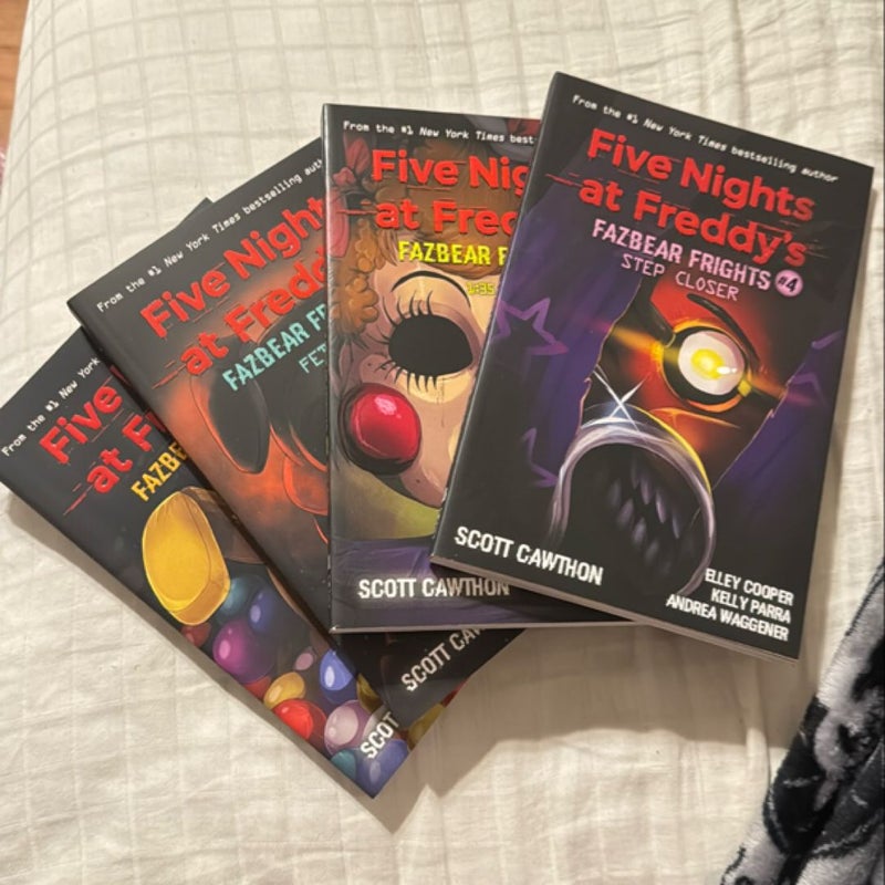 Five Nights at Freddy's Fazbear Frights Four Book Boxed Set