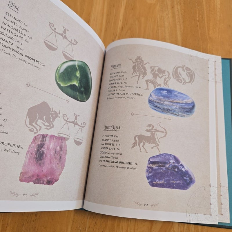 The Witch's Complete Guide to Crystals