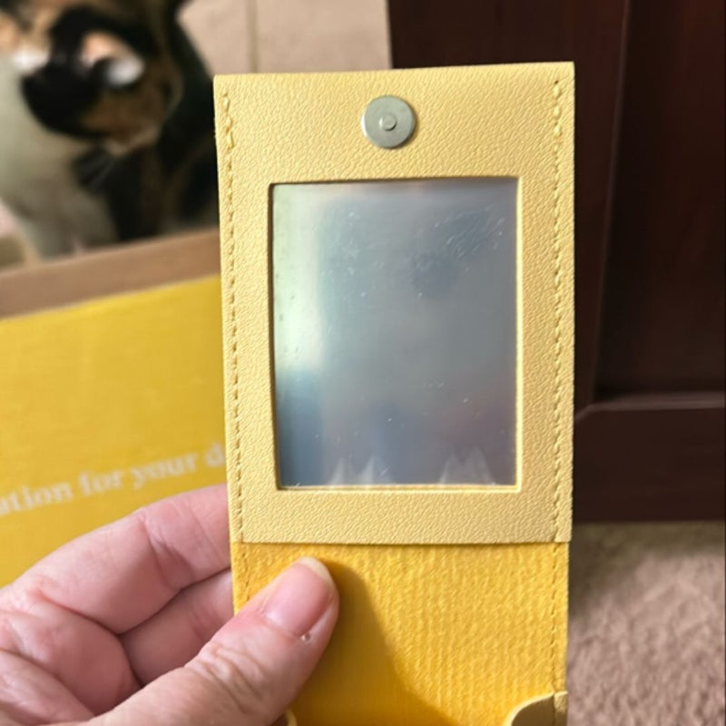 Makeup case and mirror