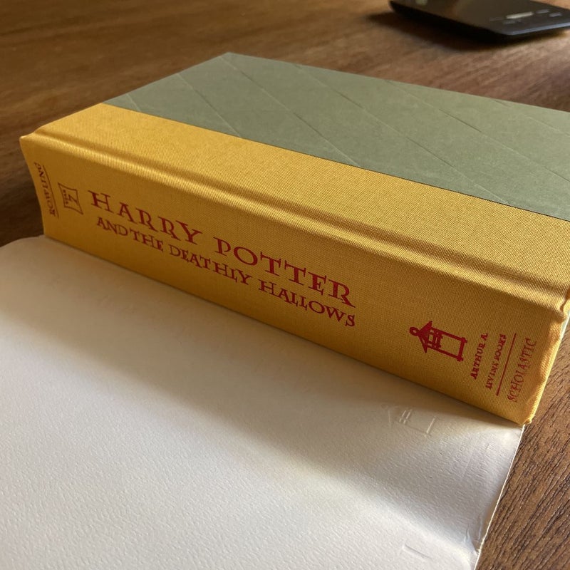 Harry Potter and the Deathly Hallows -first edition, first printing 