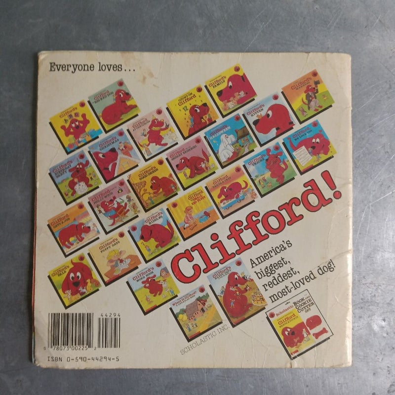 Clifford The Small Red Puppy