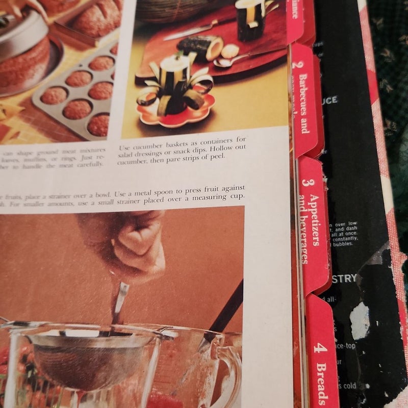 Better Homes and Gardens New Cookbook