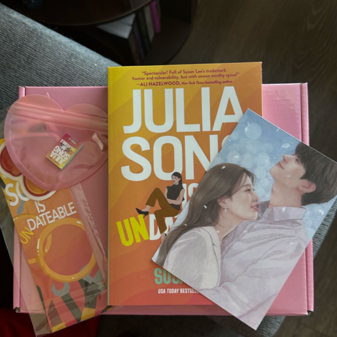 Julia Song Is Undateable (Signed Copy with goodies)