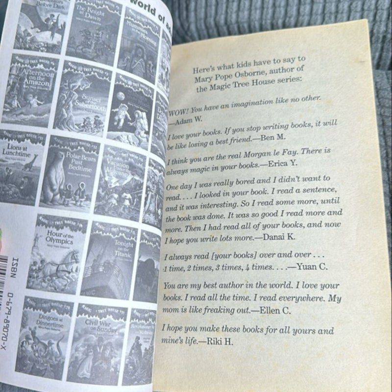 Magic Tree House #24: Earthquake in the Early Morning