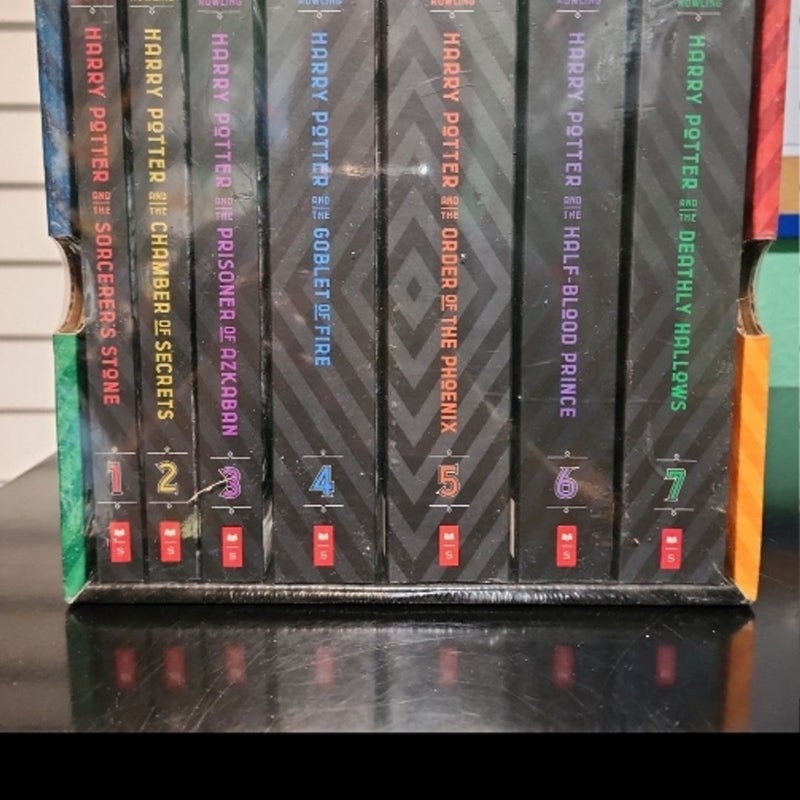 Harry Potter Series Box Set (Harry Potter, #1-7) by J.K. Rowling